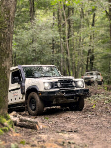 Ineos Grenadier Defender offroad training 4x4